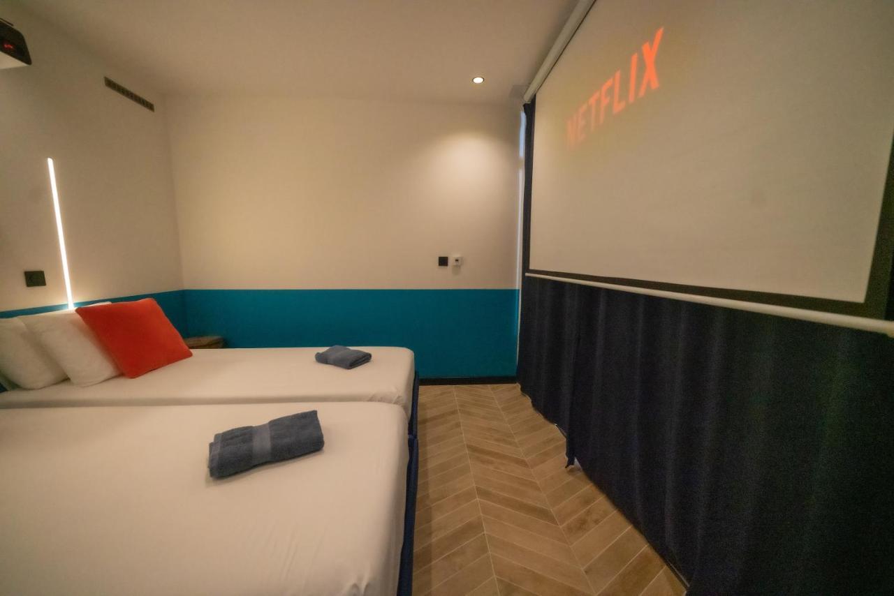 Roma Divine home cinéma et jardin Nîmes Extérieur photo