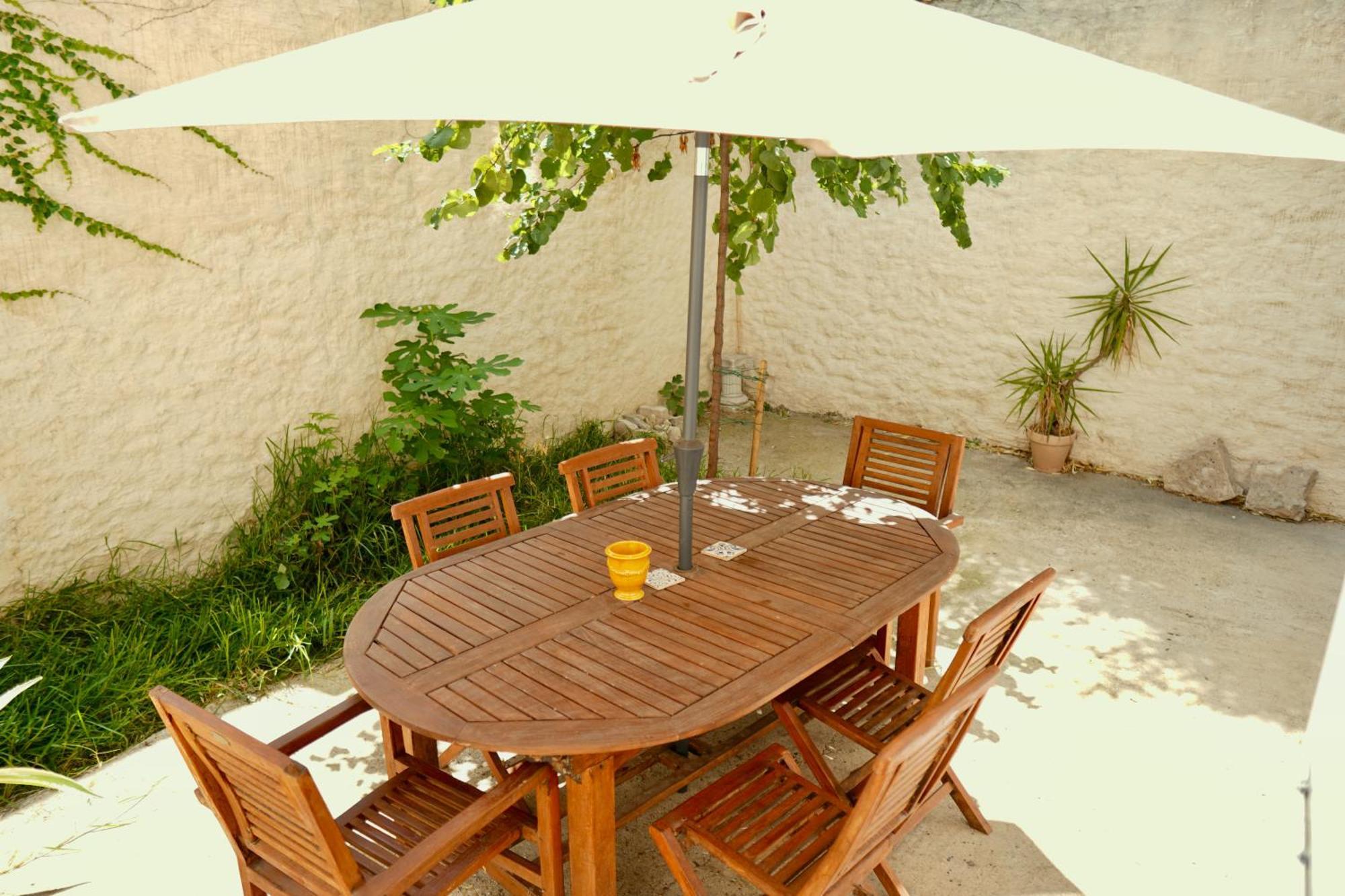 Roma Divine home cinéma et jardin Nîmes Extérieur photo
