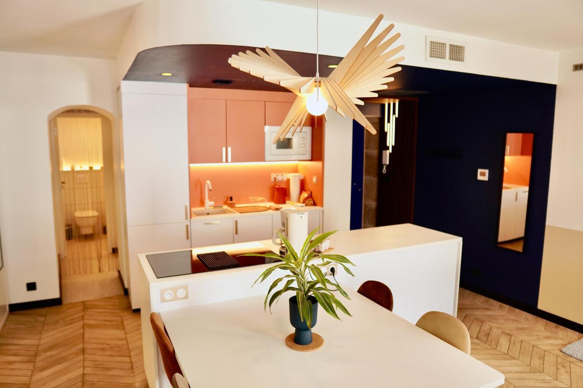 Roma Divine home cinéma et jardin Nîmes Extérieur photo