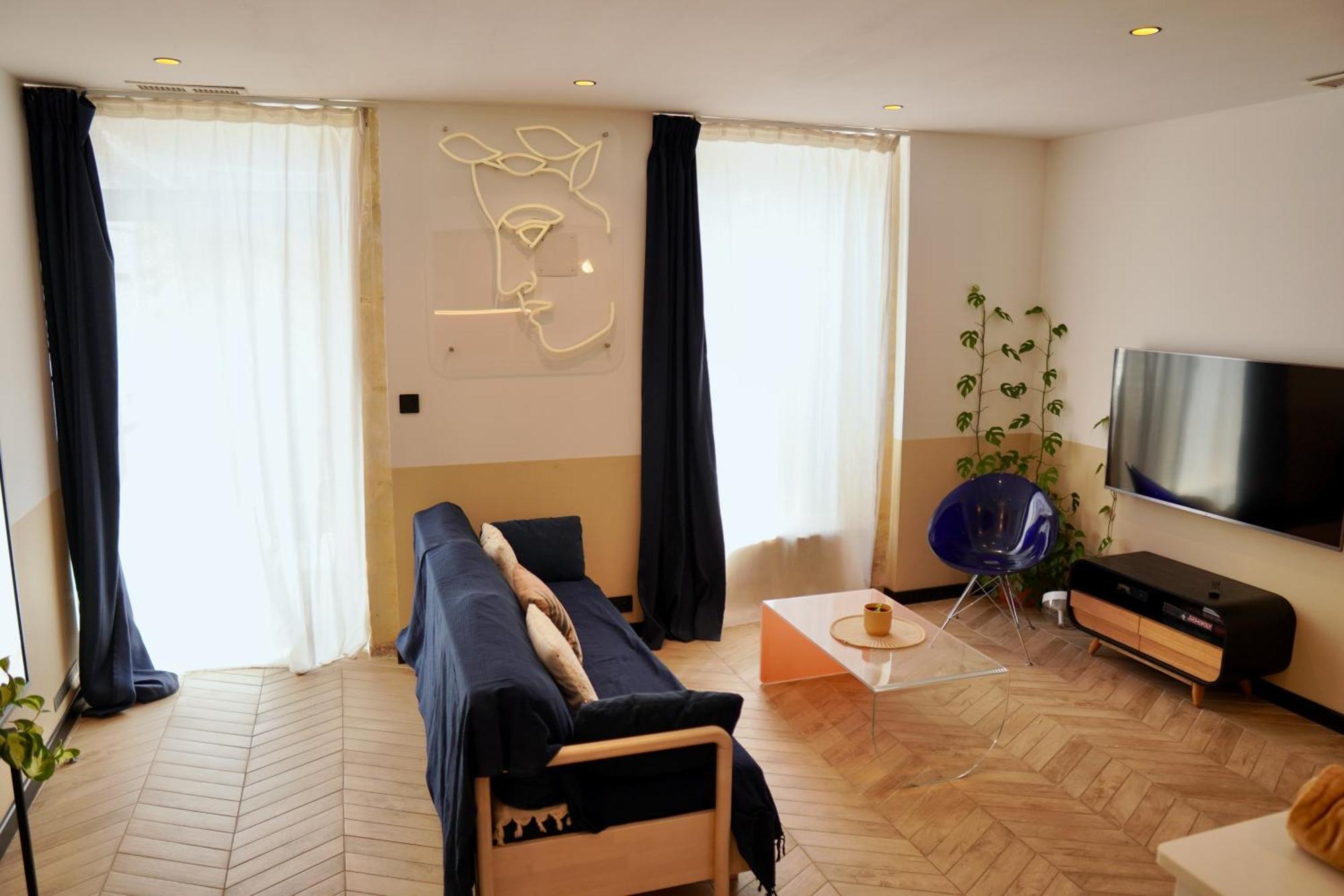Roma Divine home cinéma et jardin Nîmes Extérieur photo